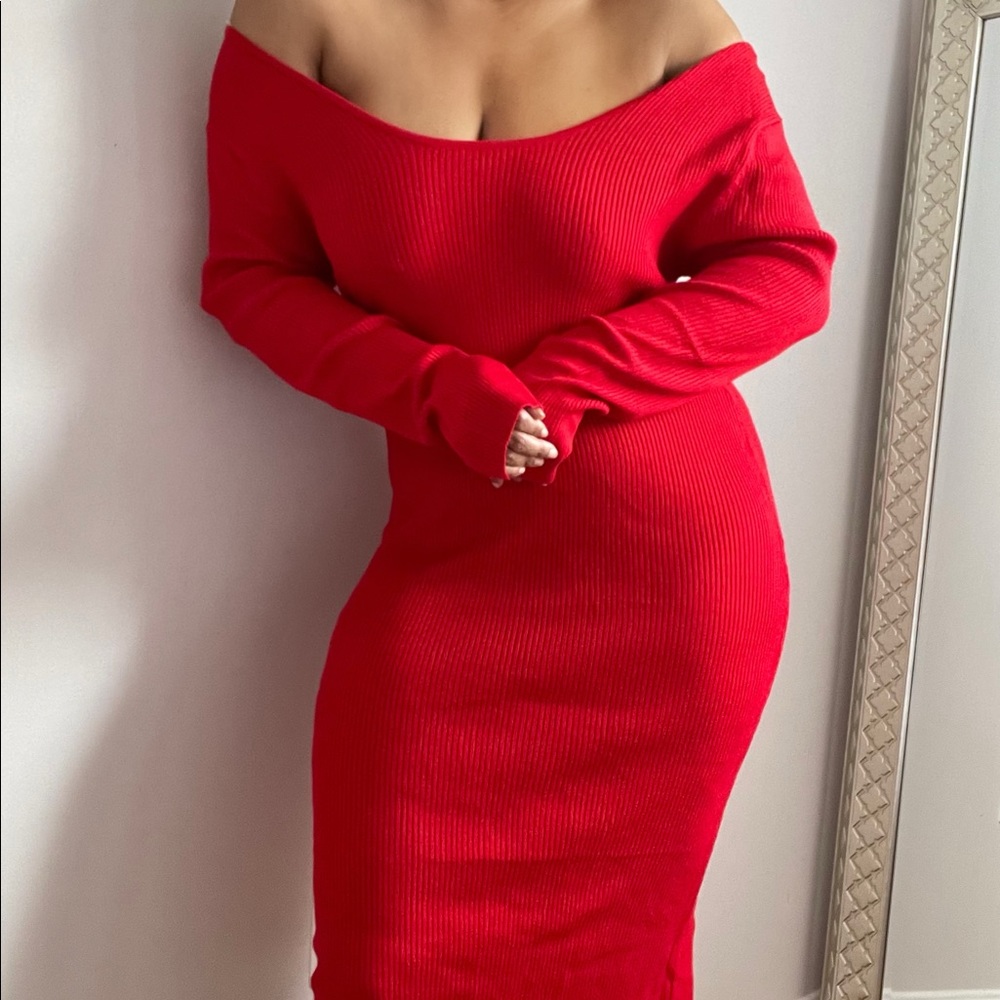 RED OFF THE SHOULDER RIBBED DRESS